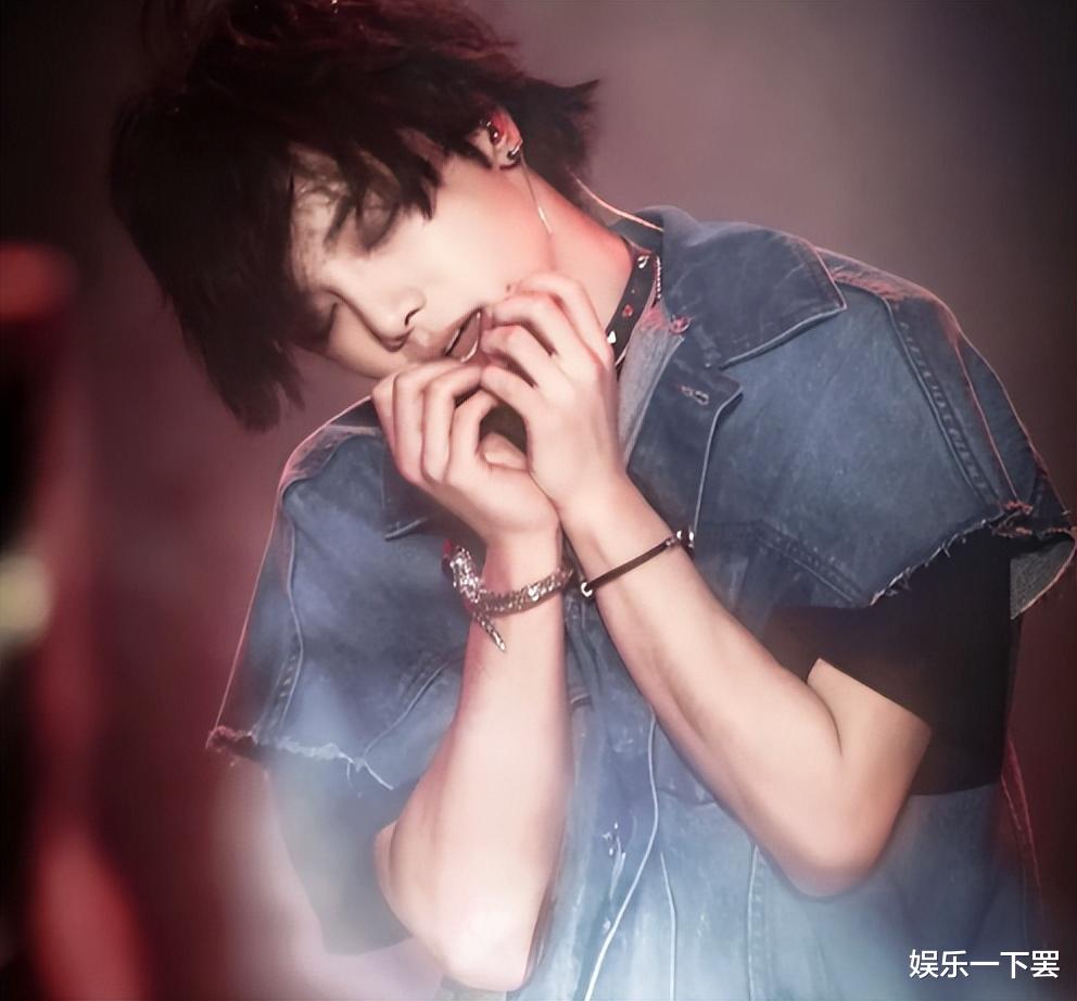 华晨宇2023火星北京演唱会,表示接受“法师”称号我是音乐魔法师