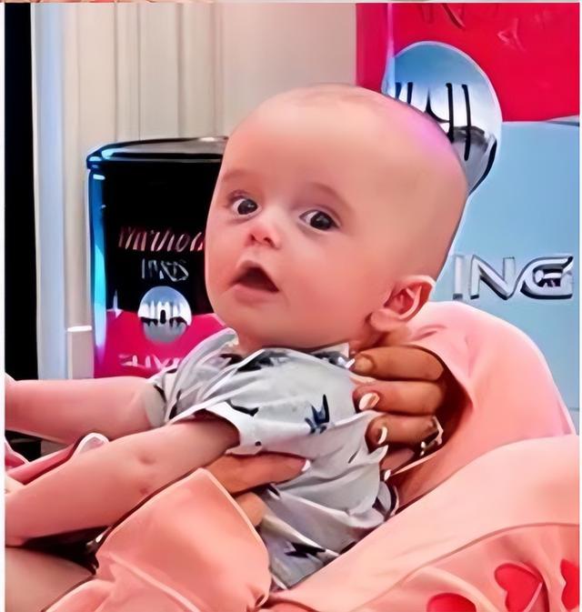 希尔顿富可敌国,高龄育儿,却被网友网暴,究竟为何?