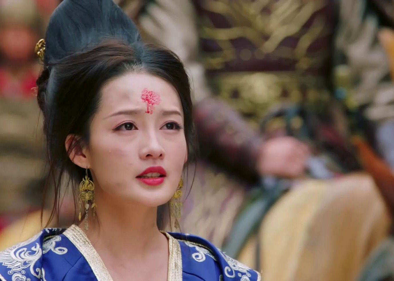 90后大青衣竞争：杨紫转变形象李沁甘当二番，白鹿《北上》争白玉兰？