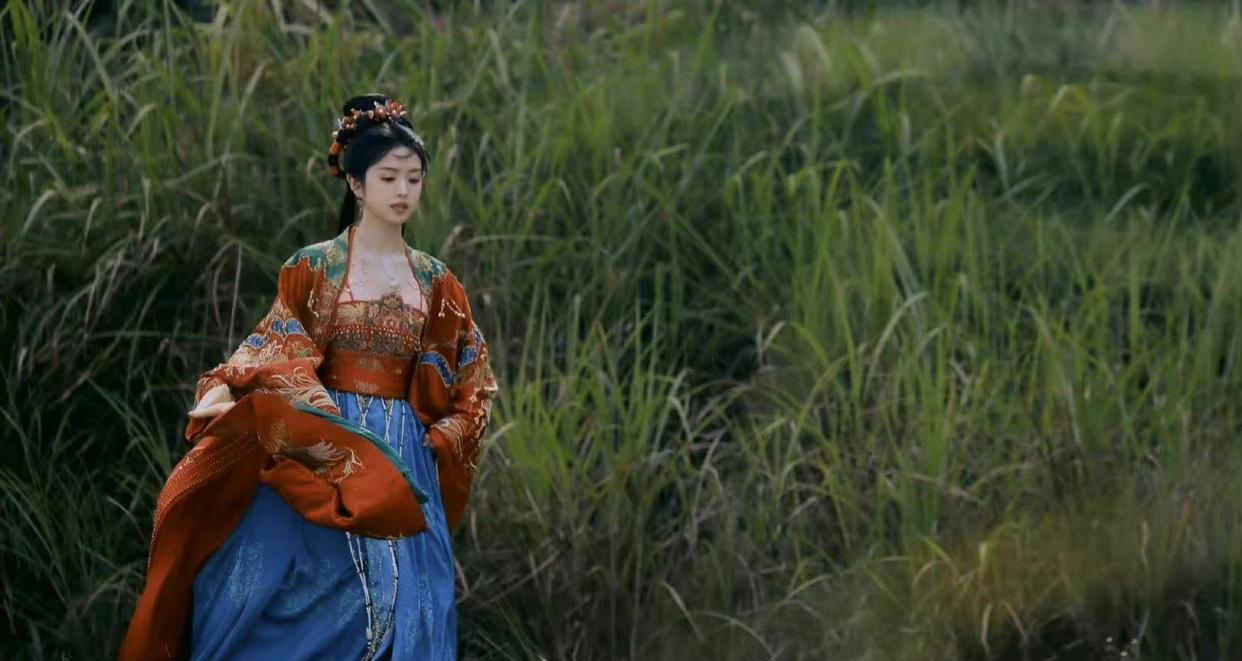 上错花轿嫁对郎|新《上错花轿嫁对郎》告诉我们:演员提前大火,翻拍作品有多尴尬