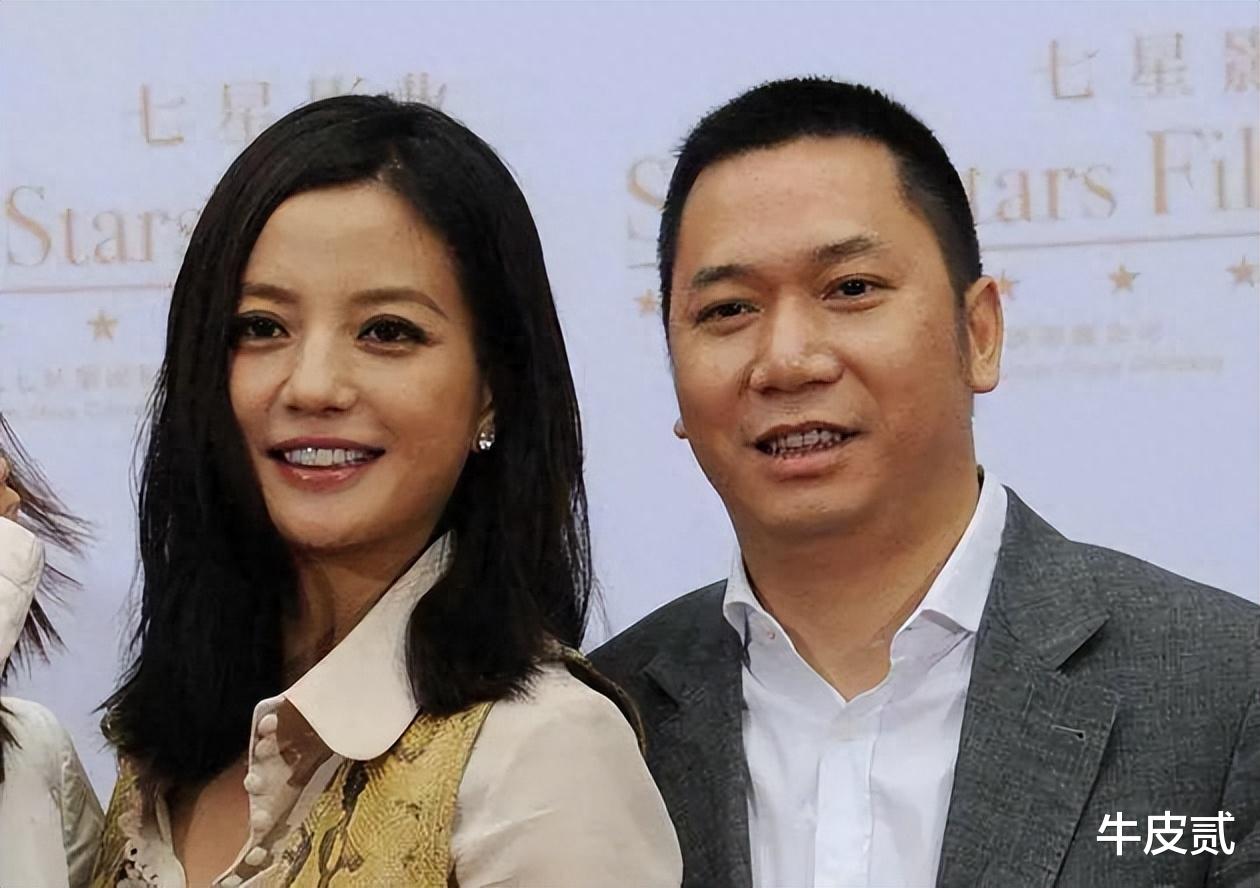 一觉醒来,娱乐圈爆出来三个大瓜