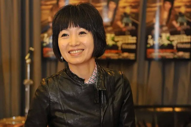 |连续四次登上春晚，却被恩师夺走初夜被骗堕胎，55岁至今没人敢娶