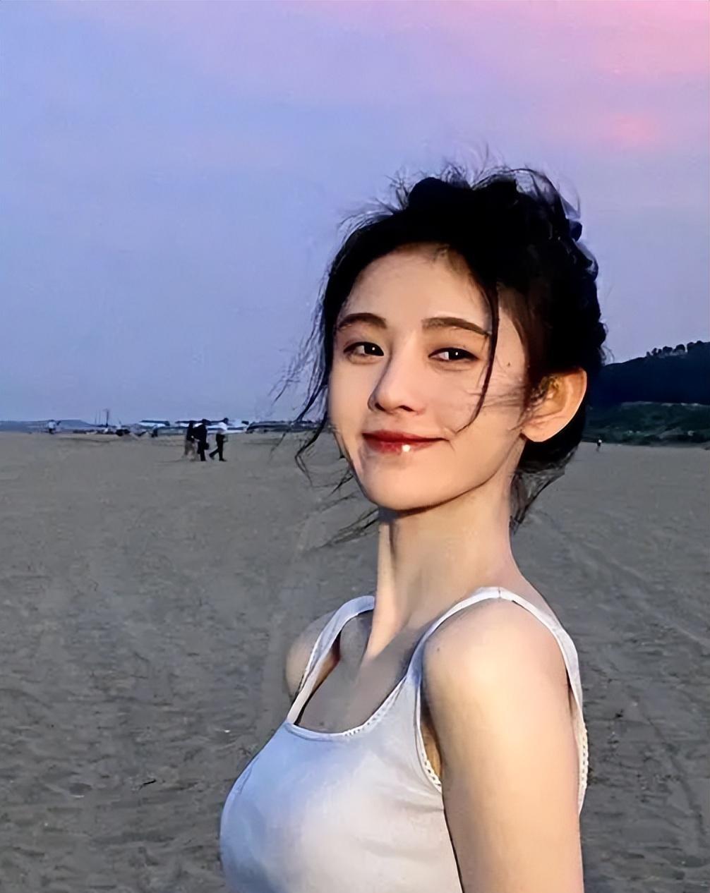 生图|15位女星生图曝光!痘坑脸、肤色暗沉,明星滤镜碎了一地