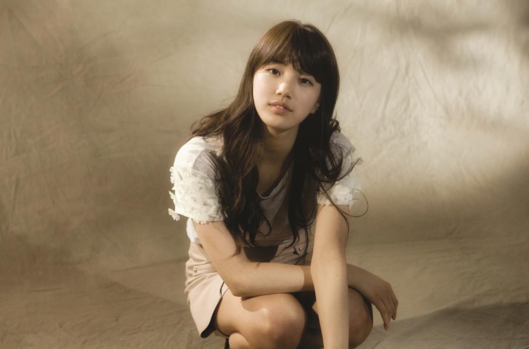 金星|金星曾嘲讽：某过气女歌手，穿500万礼服耍大牌，没红毯绝不下车