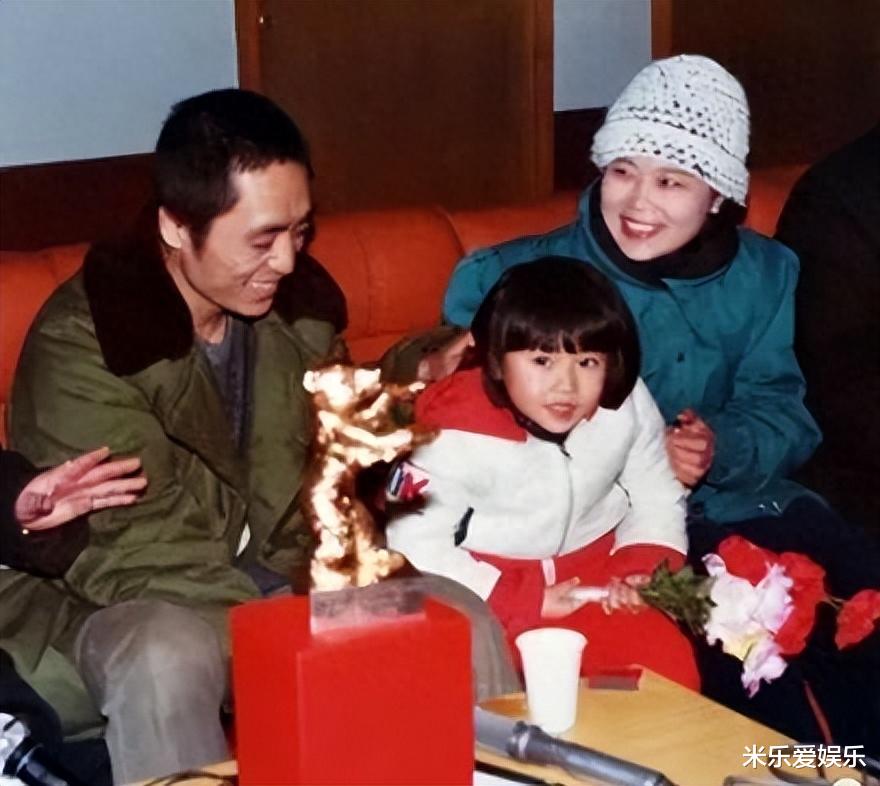 张艺谋有多爱巩俐？一张照片流出，网友: 酸了酸了……