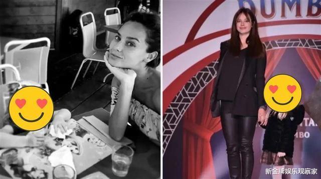 宋仲基一家三口同框首曝光,夫妻推婴儿车遛娃,英国娇妻身材纤细