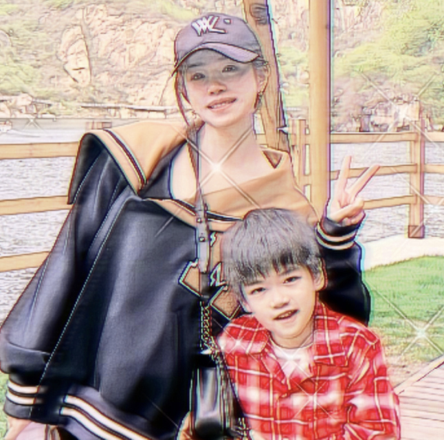 陈妍希|陈妍希带6岁儿子出游,罕见曝其帅气正脸,小星星长成爹妈结合版