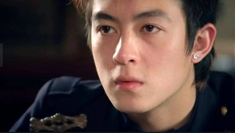 从娱乐圈“最帅男神”到被人人骂丑，陈冠希经历了什么