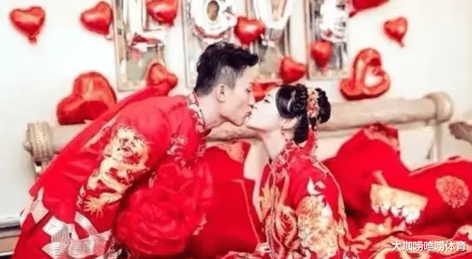 惠若琪 女排最美队长晒全家福！老公婚后变邋遢，妈妈染奶奶灰发型好时髦