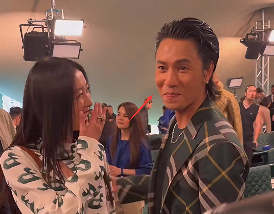 陈坤带儿子参加时装周,父子同框像兄弟,陈坤脸僵疑医美打针