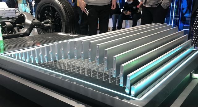 比亚迪|人红是非多,比亚迪招聘985、211学生,成学历歧视了?