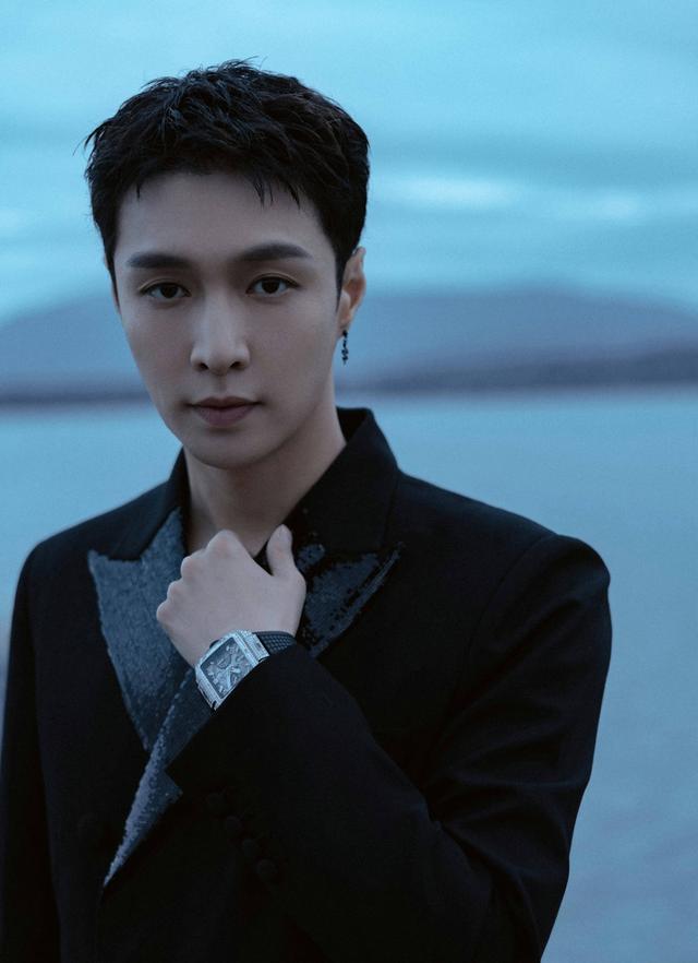 明星|大瓜预告!曝三字男明星塌房,新恋情被实锤,多重身份频繁上综艺!