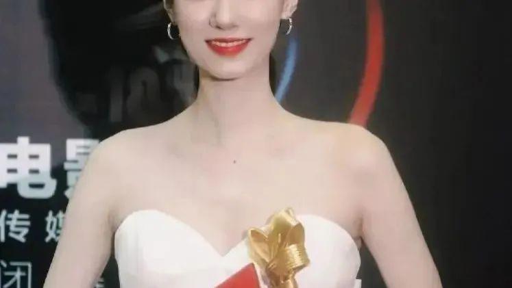 张小斐|张小斐和黄晓明官宣喜讯：太甜了！