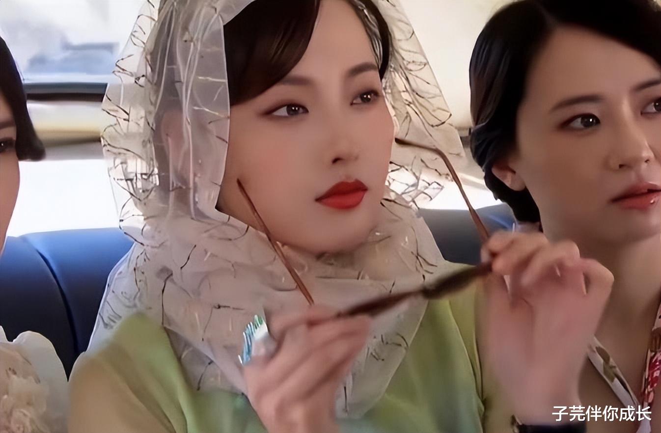 张嘉倪获儿子抚养权,拍封面照反击婆婆,网友:活得明白