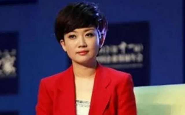 央视女主持曹晴:嫁美国遭家暴,挨饿没自由,一包卫生巾用一年