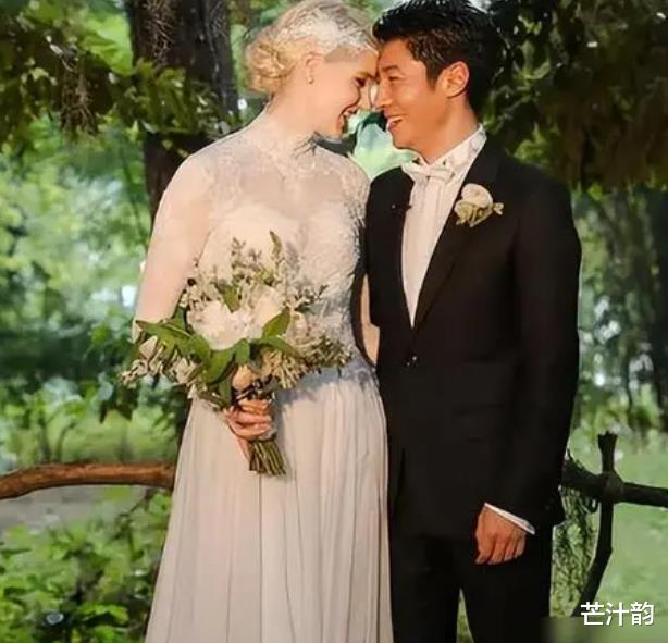 撒贝宁带家人度假游玩,女儿叉腰超可爱,对父亲贴心照顾很孝顺