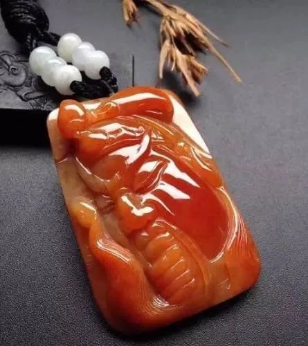 翡翠|翡翠俏色是什么?