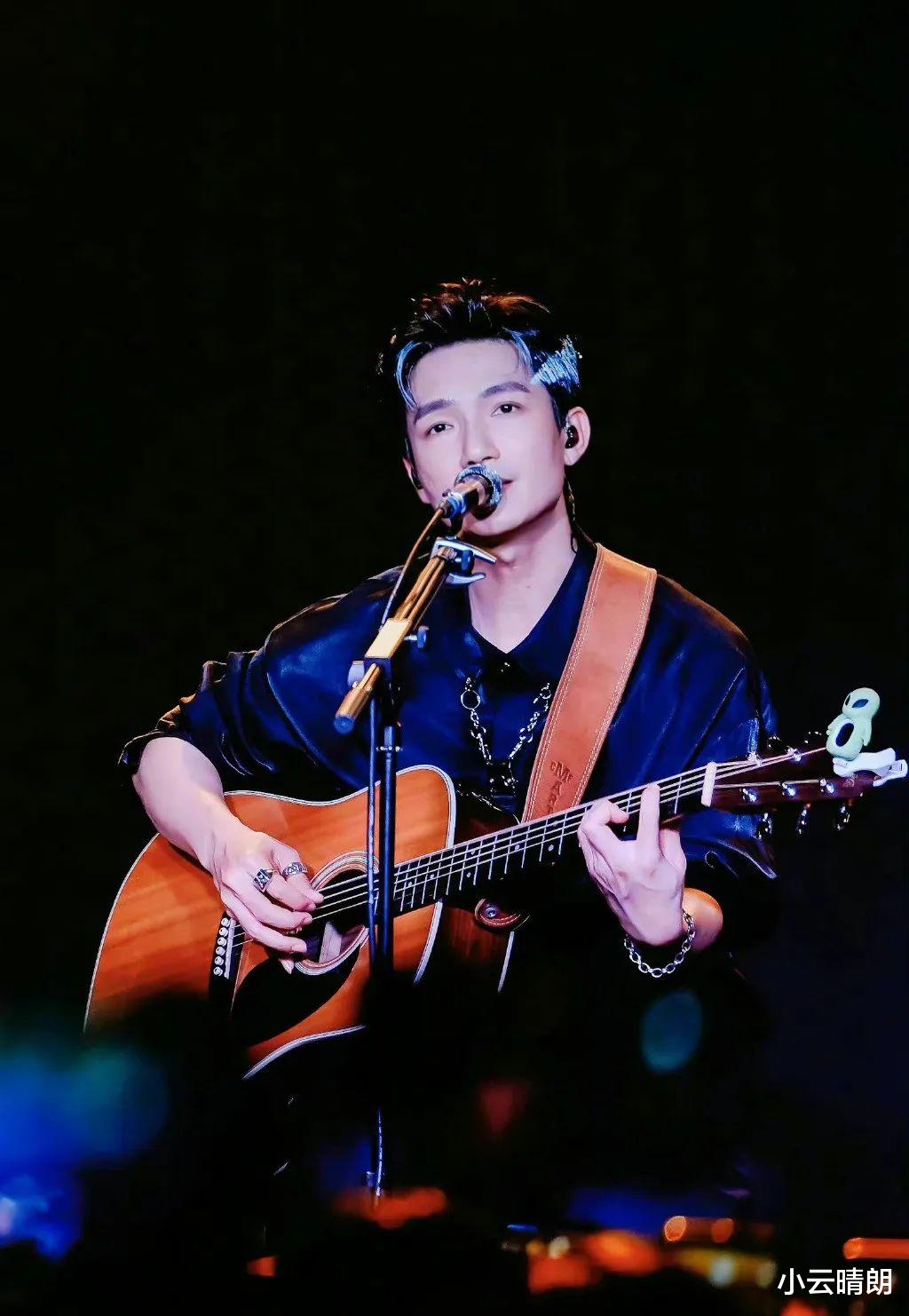 陈楚生拿下披荆斩棘总冠军，王栎鑫观众喜爱歌手排名第一