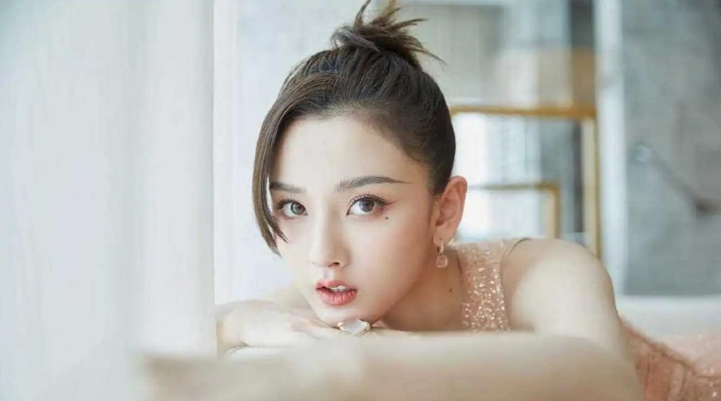 宋祖儿真面目曝光!从小为上位不择手段,私交混乱步步为营