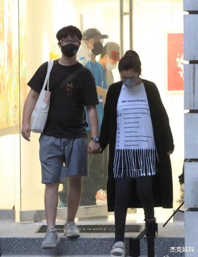 Selina|41岁任家萱正式见男友父母,放话坚决不结婚,疑似担心遇到杀猪盘