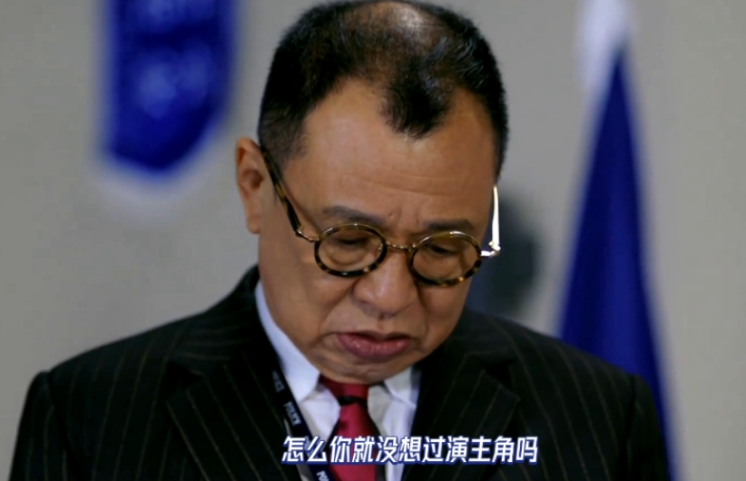 香港第一个开豪车的艺人,美女围绕不动心,只对离异带娃的她钟情