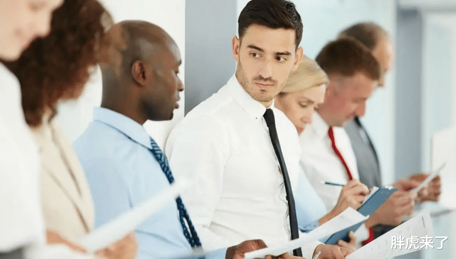 老板：现在市场最不缺的就是人力，包吃3500元招个仓管已经不低了