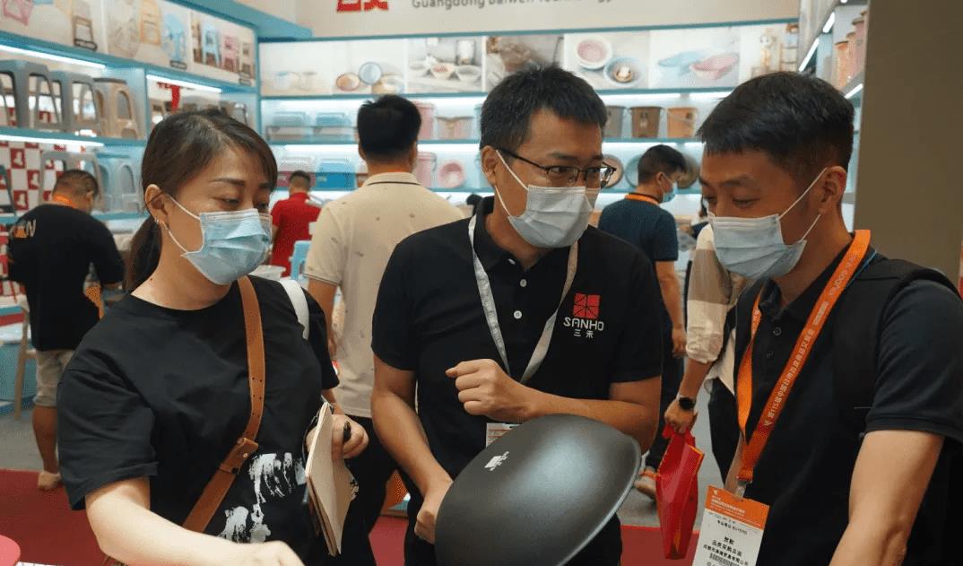 飞天茅台|“毒铁锅”遭央视多次曝光,把美食变成“毒药”,大家应提高警惕