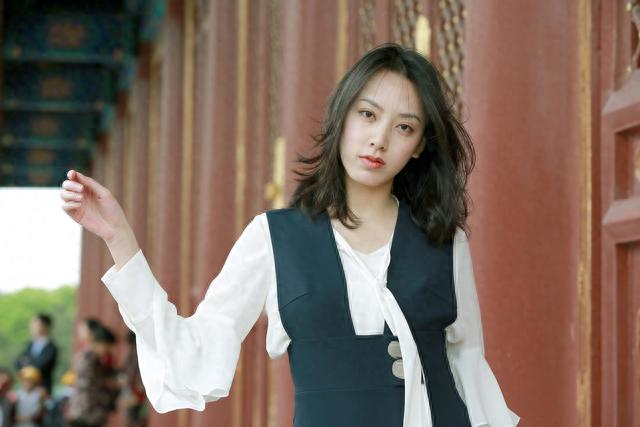 杨紫和鹿晗的故事告诉我们，世界上没有不透风的墙！