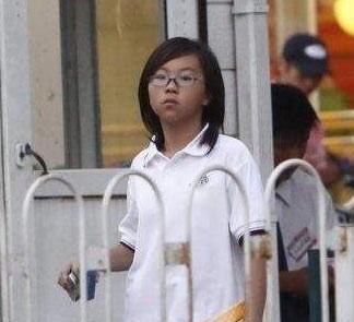 都是自己亲生女儿，为何王菲拼命争夺窦靖童的抚养权，却不争李嫣？