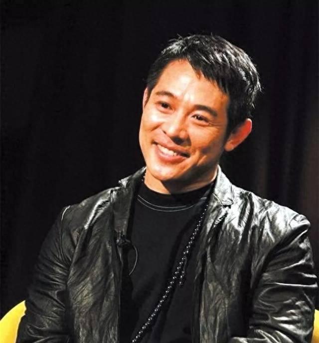 利智62岁幸福难掩,被李连杰抛弃,住贫民窟10年的黄秋燕怎样了?