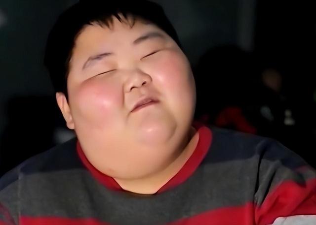 四川800斤“幸福肥”夫妻,为生孩子拼命减肥400斤,如今怎样了?