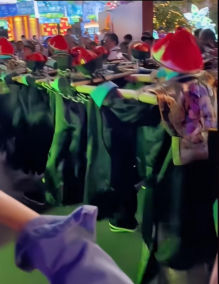 看了中国万圣节,瞬间对老外的失去兴趣,这是人能想出来的造型?