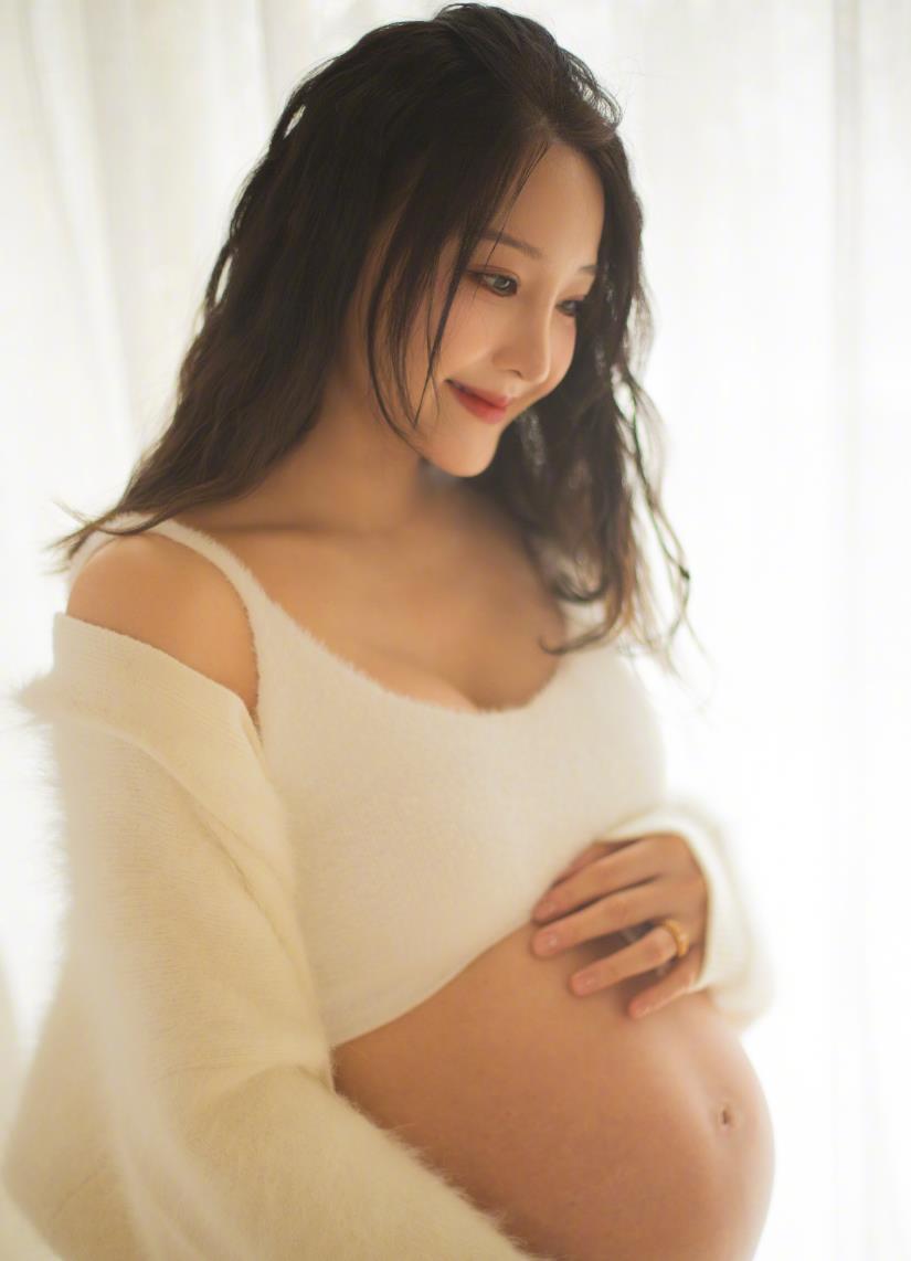 魏晨|37岁魏晨晒娇妻孕照喜当爹！夫妻同框幸福美满