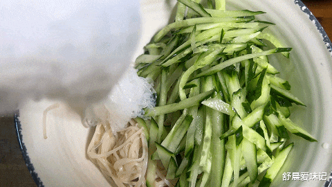 |粉丝,金针菇,加黄瓜,原来可以这么好吃,清淡爽口,开胃解油腻