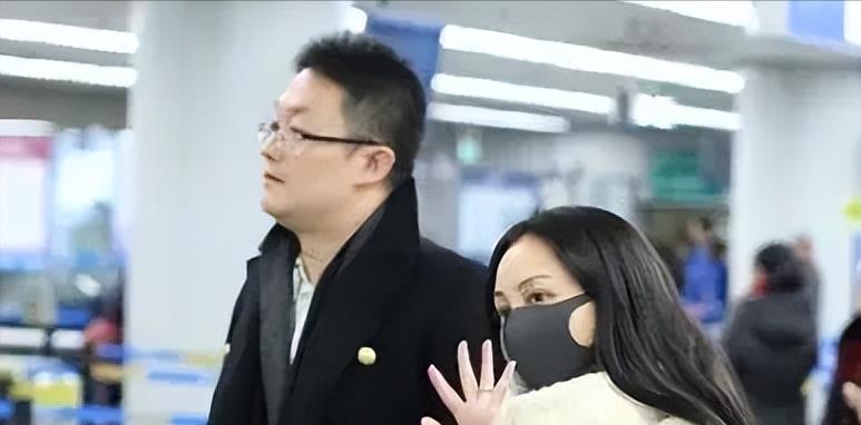 姚笛，9年前朝马伊琍开了一枪，没想到2023年，回弹正中自己眉心