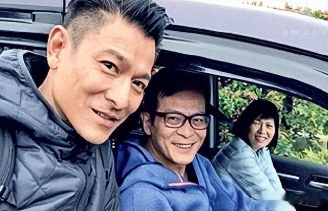 港媒曝黄日华求婚女神,妻子去世只有三年,说好的终生不娶呢?