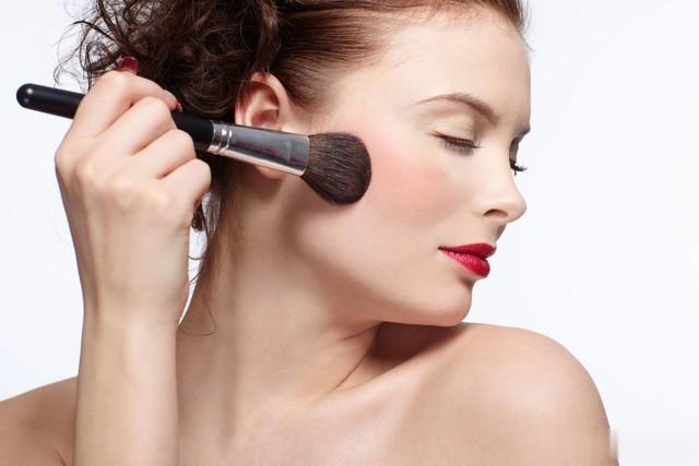 我49岁,活得好虚伪,每天见到外人礼貌性微笑,说着言不由衷的话