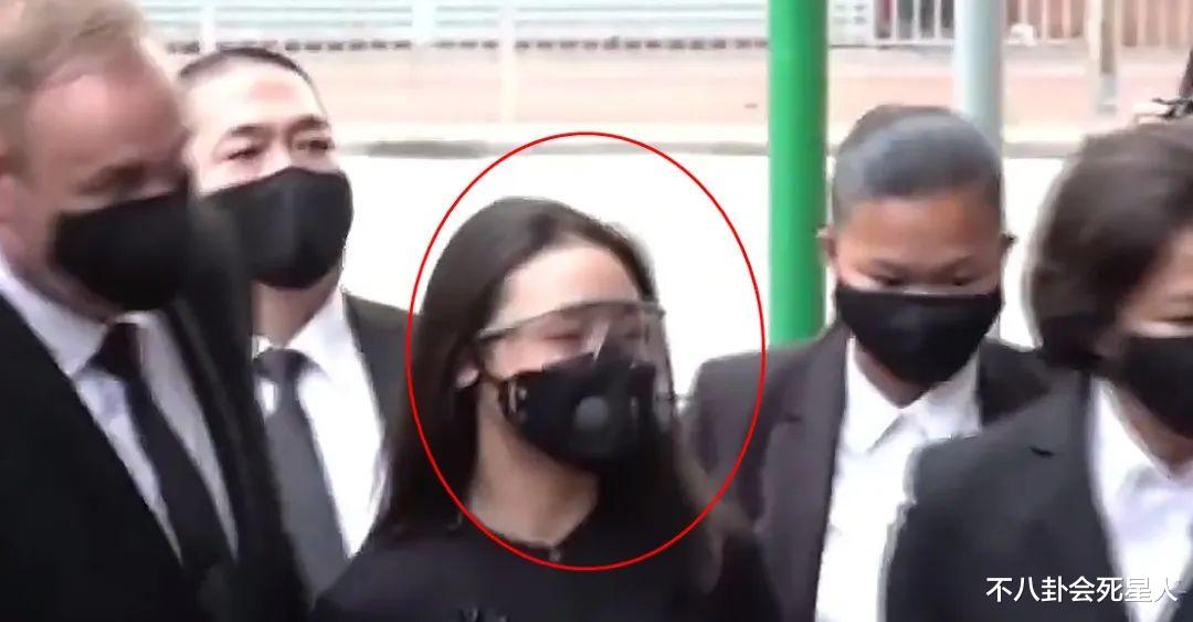 赌王二房外孙女开珠宝展,一条手链价值上亿,这才是真豪门的底气