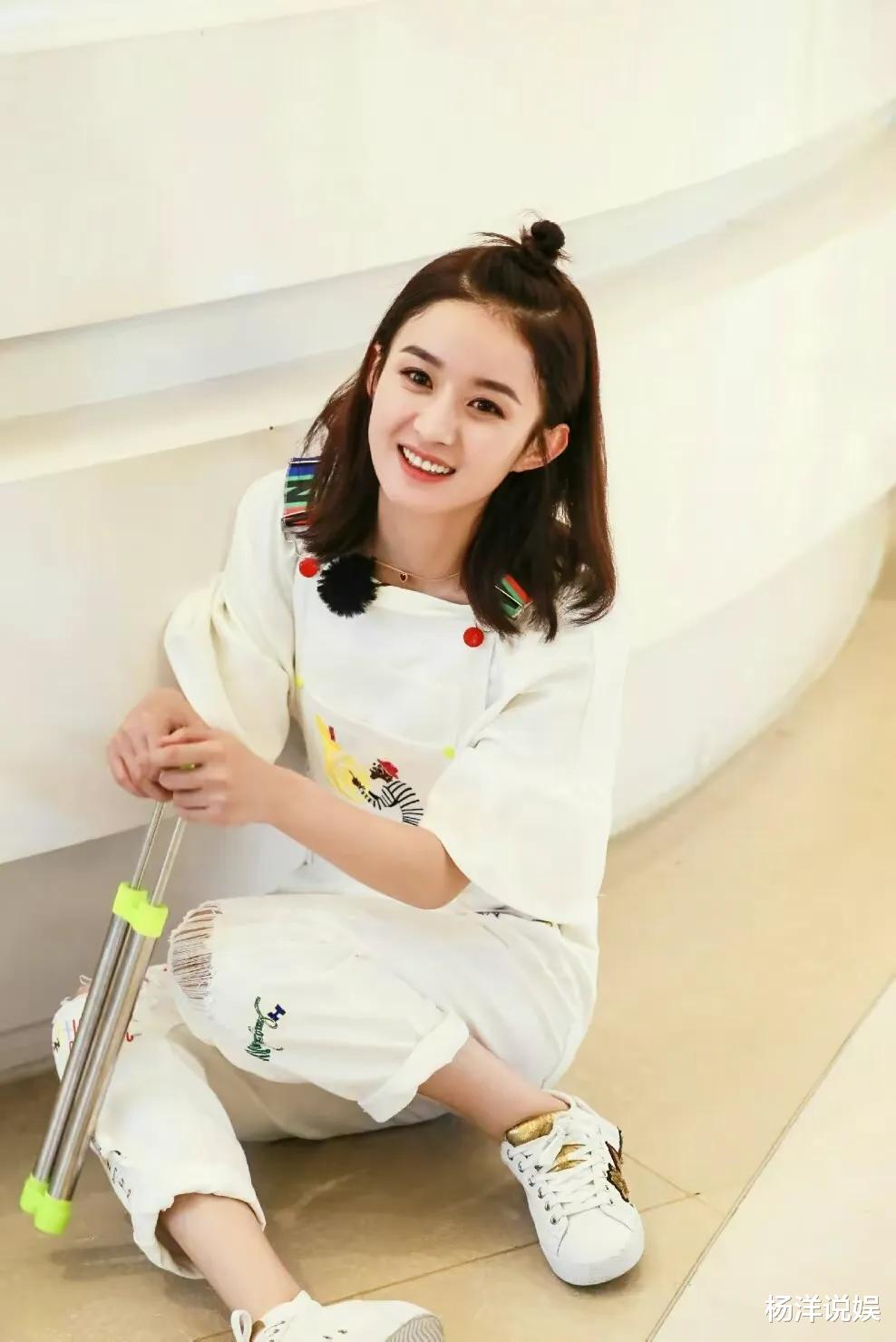 杨紫|赵丽颖整容失败像蜡人,杨紫鼻孔不对称面肿像机器人