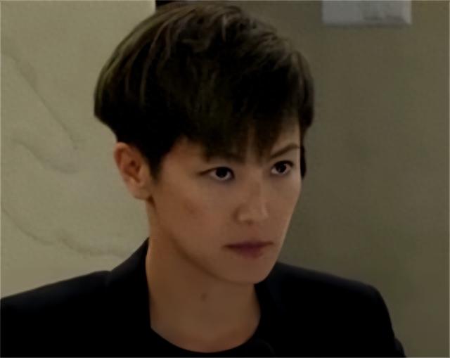 港独分子何韵诗，叫嚣让联合国理事会把中国除名，今下场大快人心