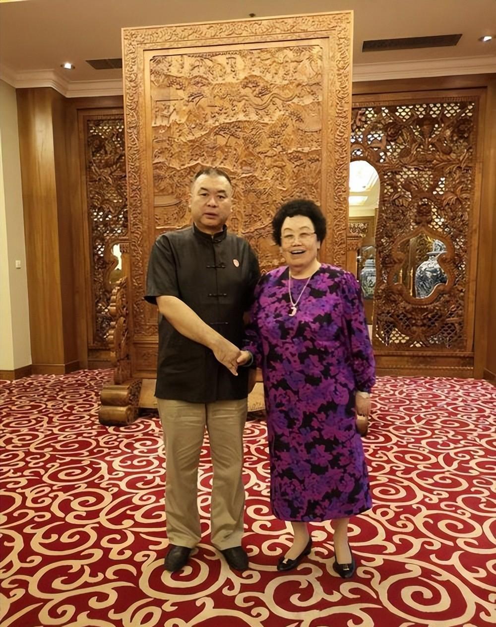 娱乐圈的10大隐形富豪,揭秘他们的惊人财富来源!你还知道谁呢