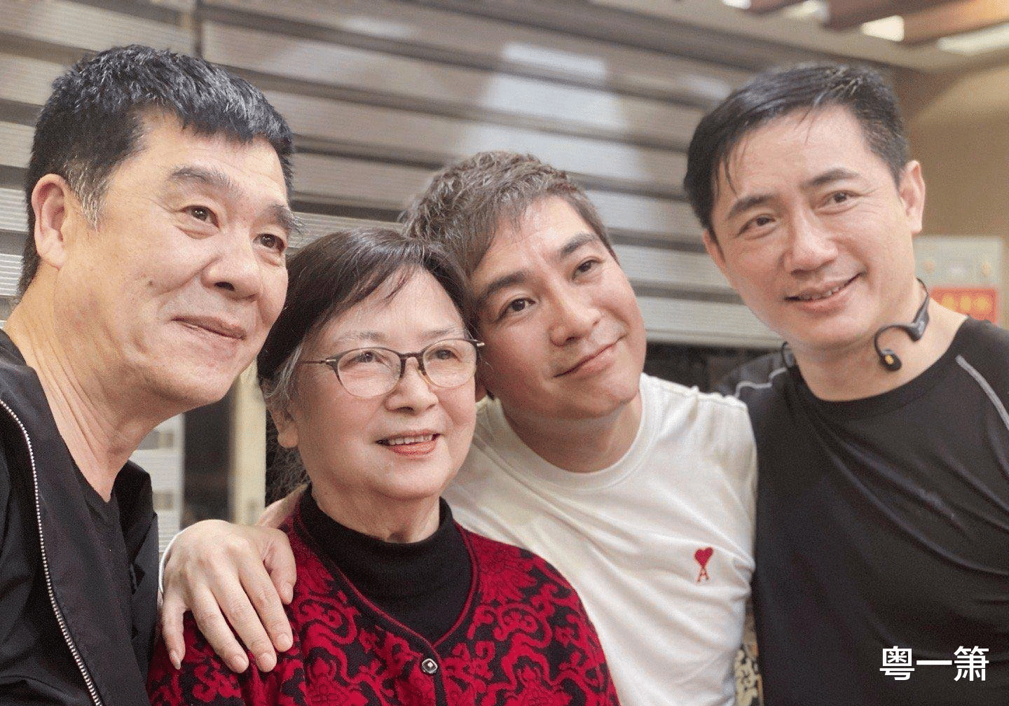 彭新智|“康祈耀”彭新智深情表白康婶：感谢妈子二十多年的教诲与包容