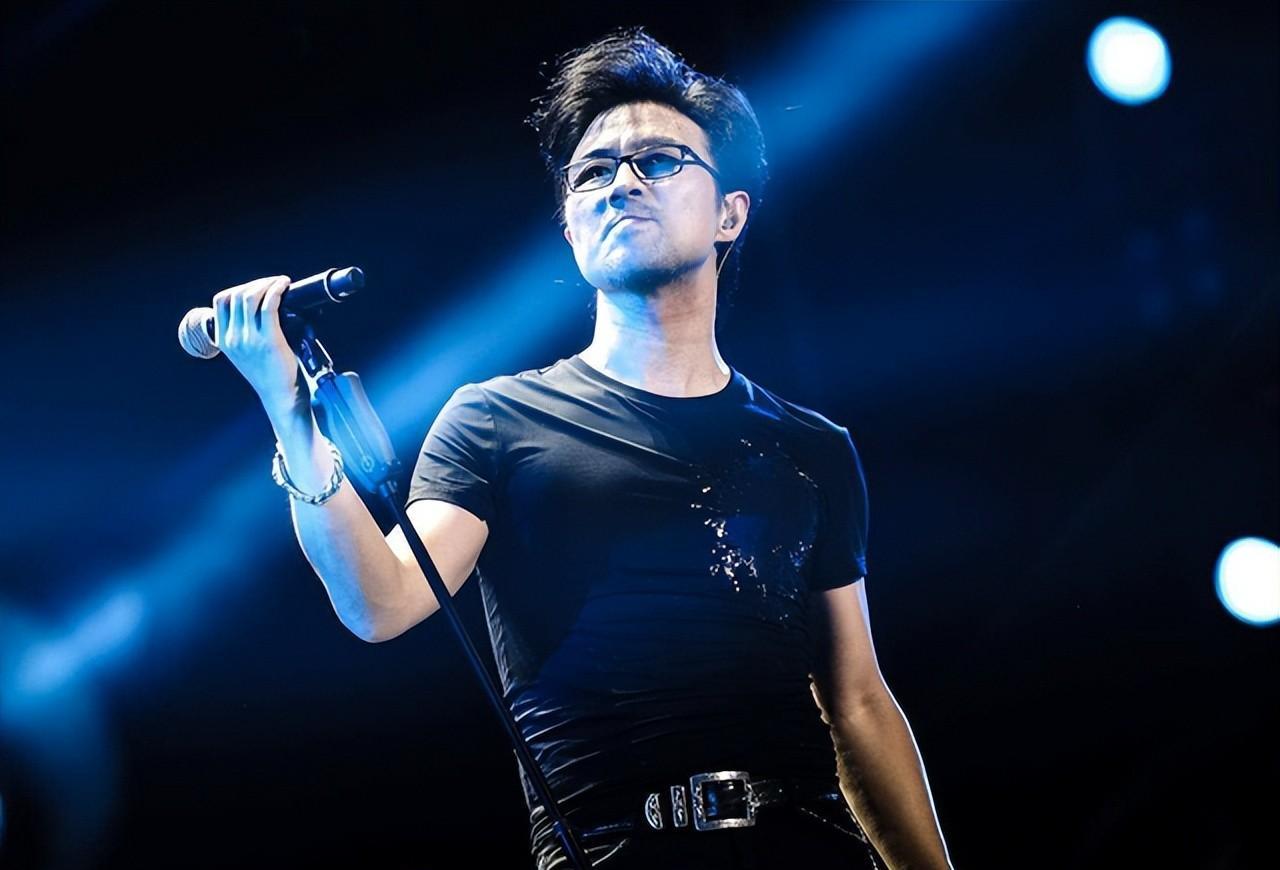 这一次, “婚内出轨、嗜赌成瘾”的汪峰,终于为他的行为付出代价!