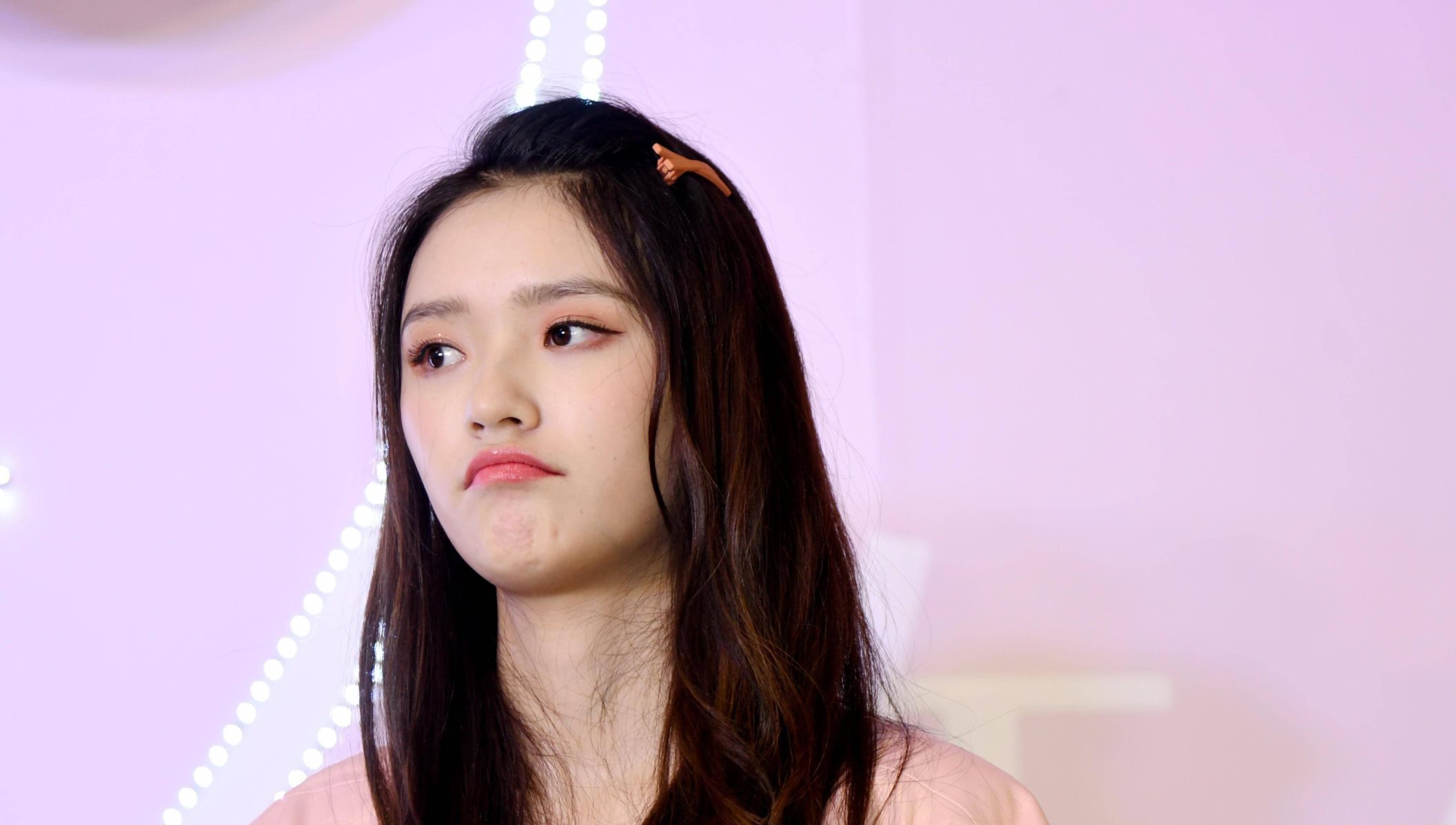 95后小花是真反骨吗?都烟酒不离手,欺凌他人,内娱演员都是这样