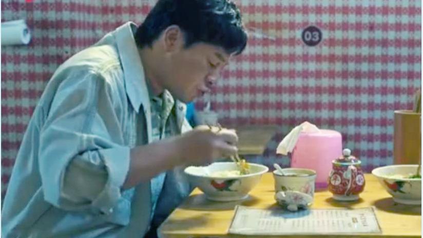 狂飙|《狂飙》中的高启强原来吃的是牛肉面，张颂文改成了让他吃猪脚面