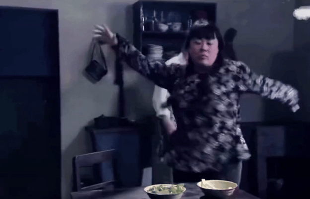 吃得越真演技越稳!《繁花》郑恺吃面条,扯下多少演员遮羞布