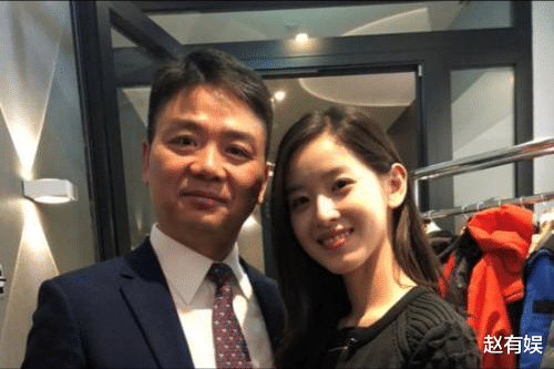 大瓜！王思聪嘲讽章泽天：她就是个“睡二代”，丢尽了清华的脸