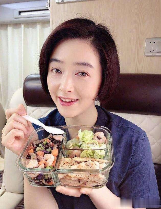 同样是50岁,为什么你比同龄人显老?这3个“致命点”很多人忽视