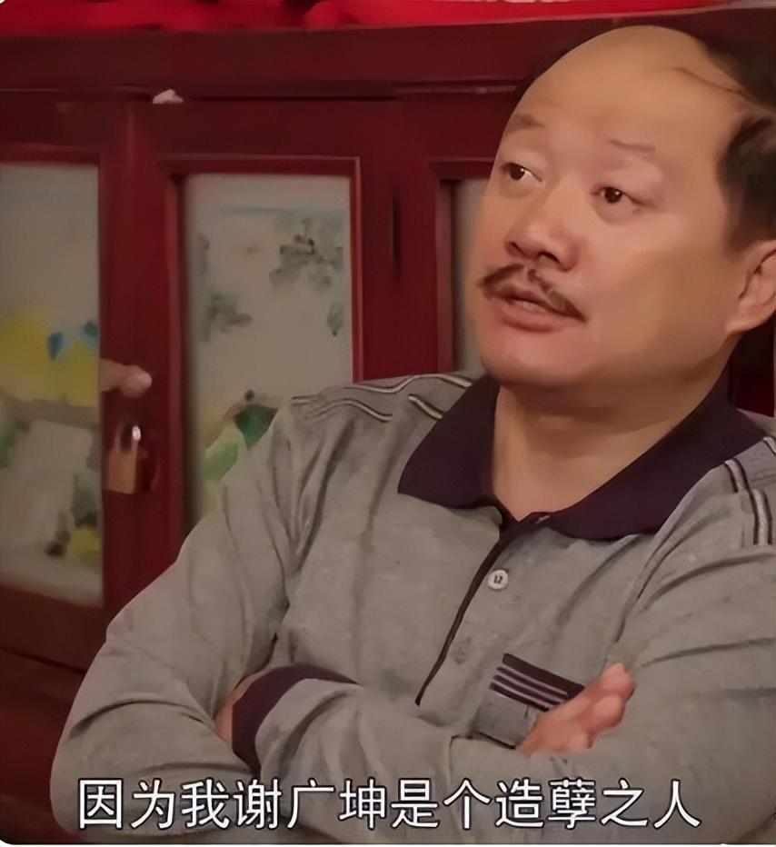 唐鉴军|一天6个瓜!捡漏辱华代言、占农民地盖豪宅、婚内出轨,都是大瓜