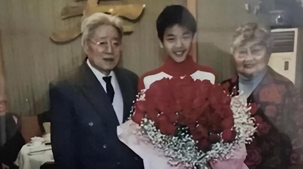 “最惨京少”张若昀:妹妹变后妈,被骗两亿后父子决裂对簿公堂!